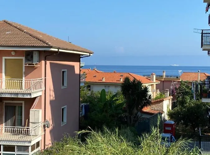 Vicino Al Mare Con Parcheggio شقة